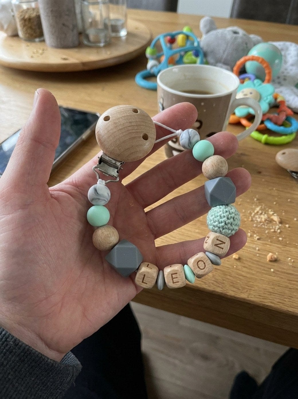 Customer photo review of Schnullerkette mit Namen Koala | Personalisiert Holz Silikon Gravur Baby