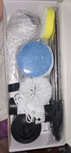 Customer photo review of Cepillo Eléctrico de Limpieza 9 en 1