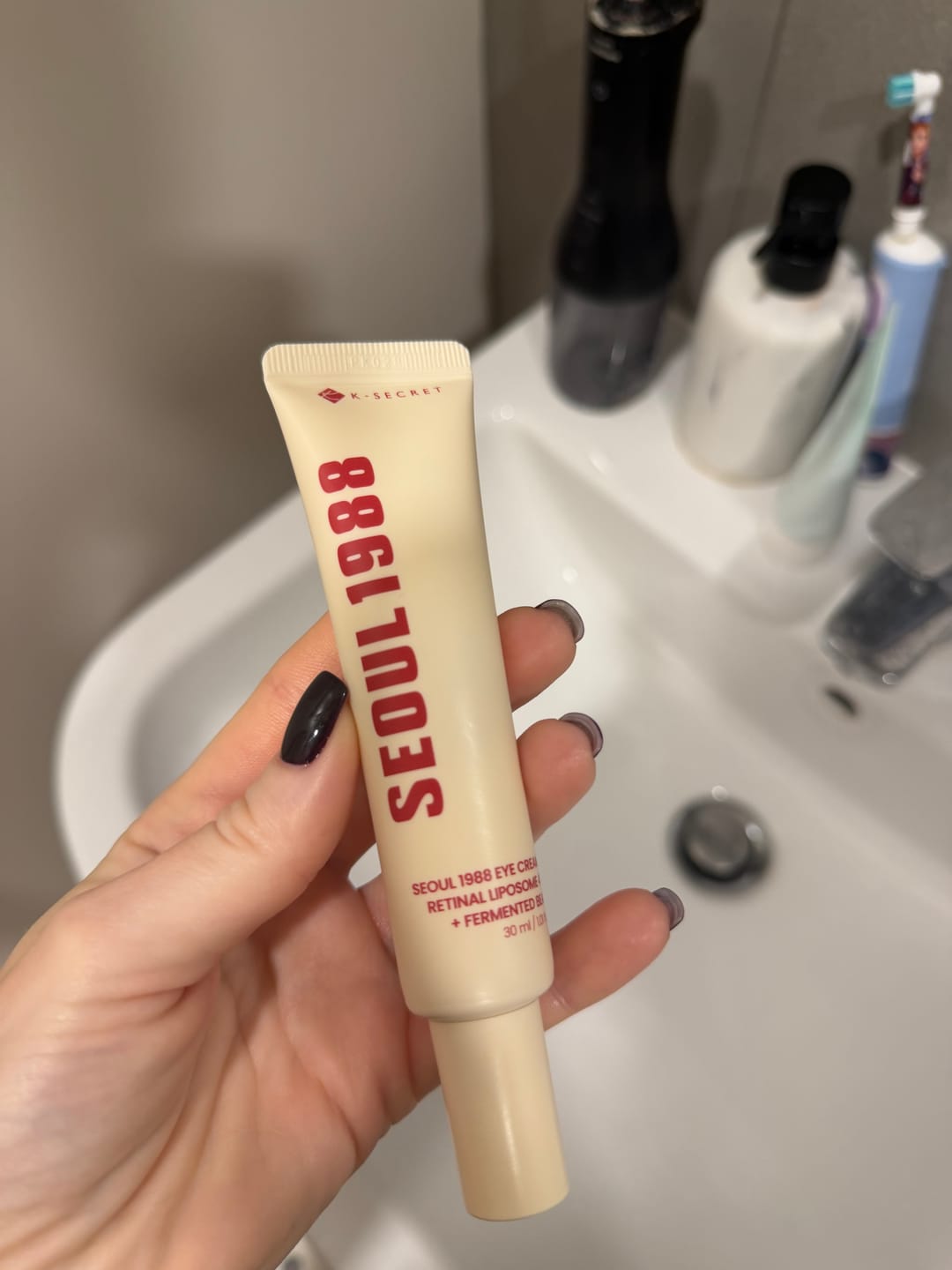 Customer photo review of Krēms ādai ap acīm ar liposomālo retinālu K-SECRET Seoul 1988 Eye Cream : Retinal Liposome 4% + Fermented Bean