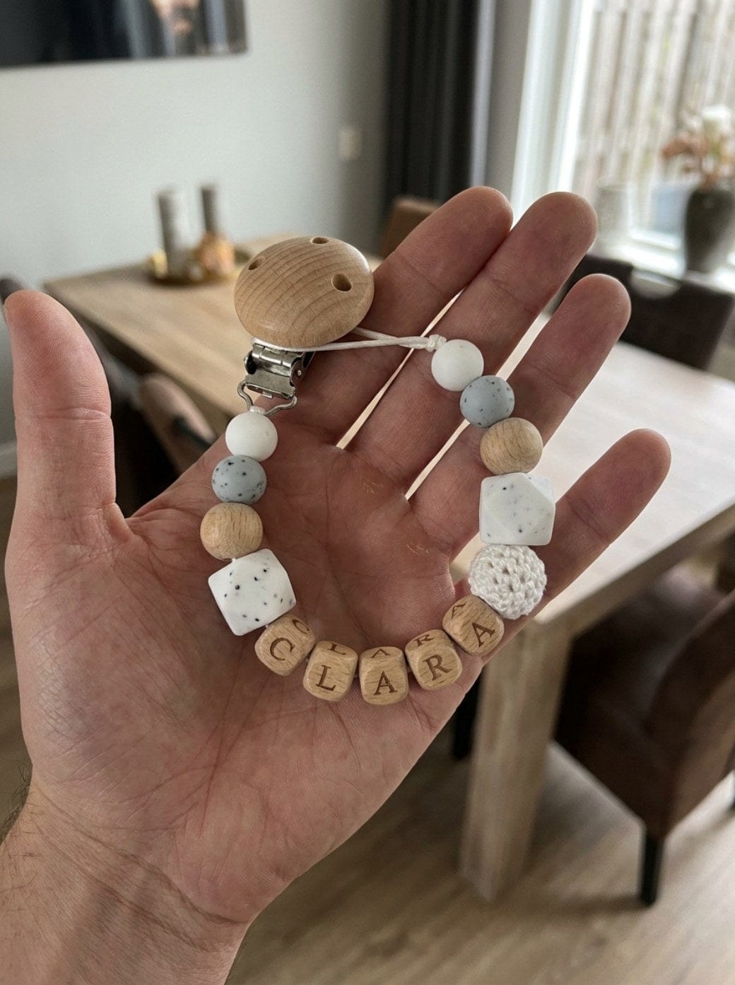 Customer photo review of Schnullerkette mit Namen Koala | Personalisiert Holz Silikon Gravur Baby