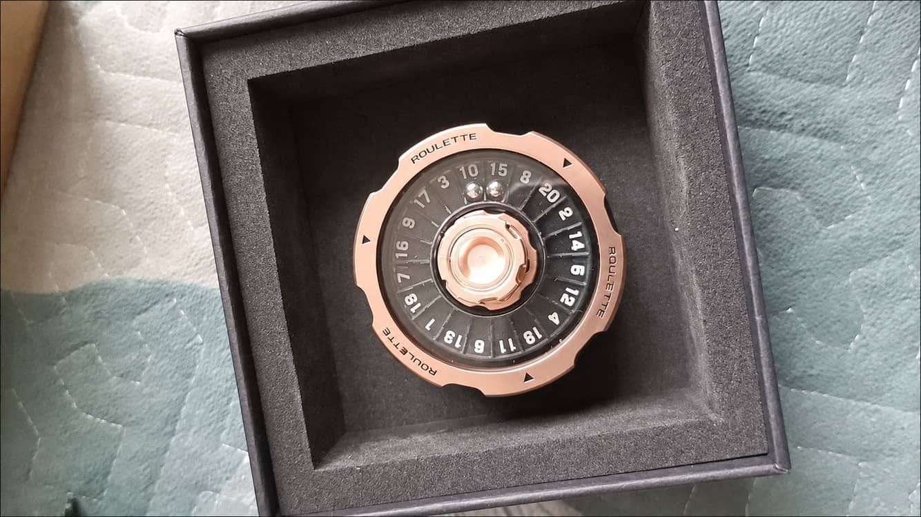 Customer photo review of Metal D20 Decision Spinner