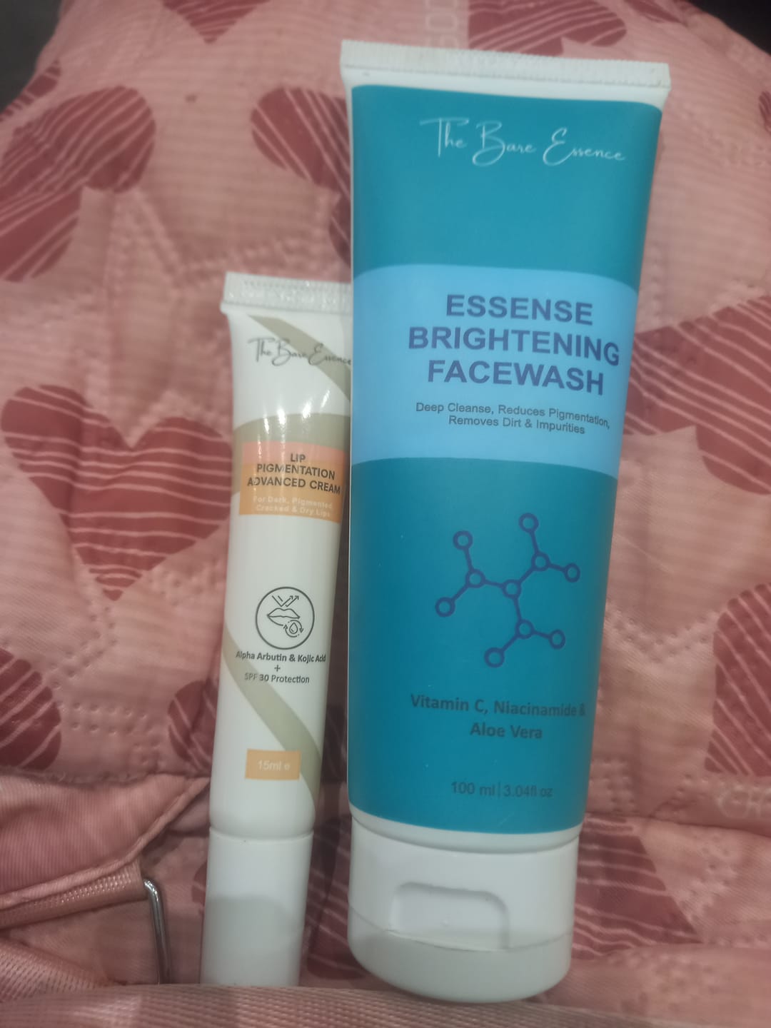 Customer photo review of Pack of 2 Lip Cream + FREE Facewash