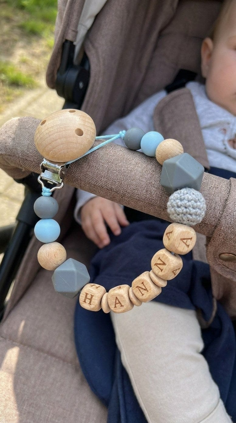 Customer photo review of Schnullerkette mit Namen Koala | Personalisiert Holz Silikon Gravur Baby
