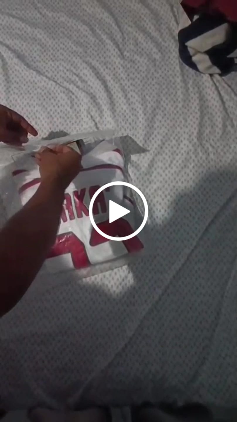 Customer video review of AC Milan 2006/07 Visitante