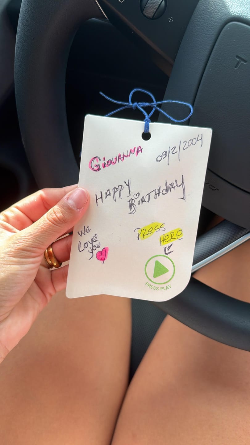 Customer photo review of VoiceGift Tag - 1 Pack Seashell