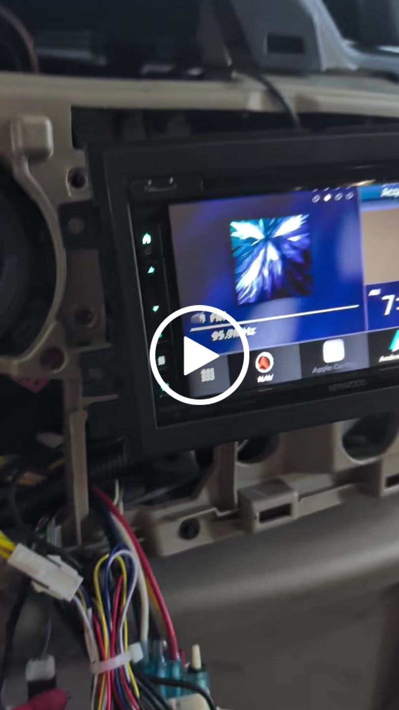 Customer video review of MobileVision 3-Input Radio-Video Right - Left - Rear 12V Camera Controller