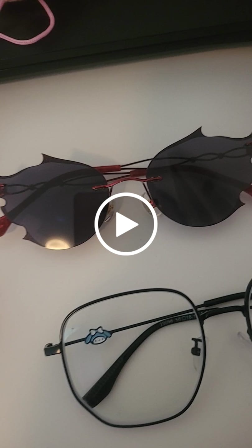 Customer video review of Wisteria Eyeglasses