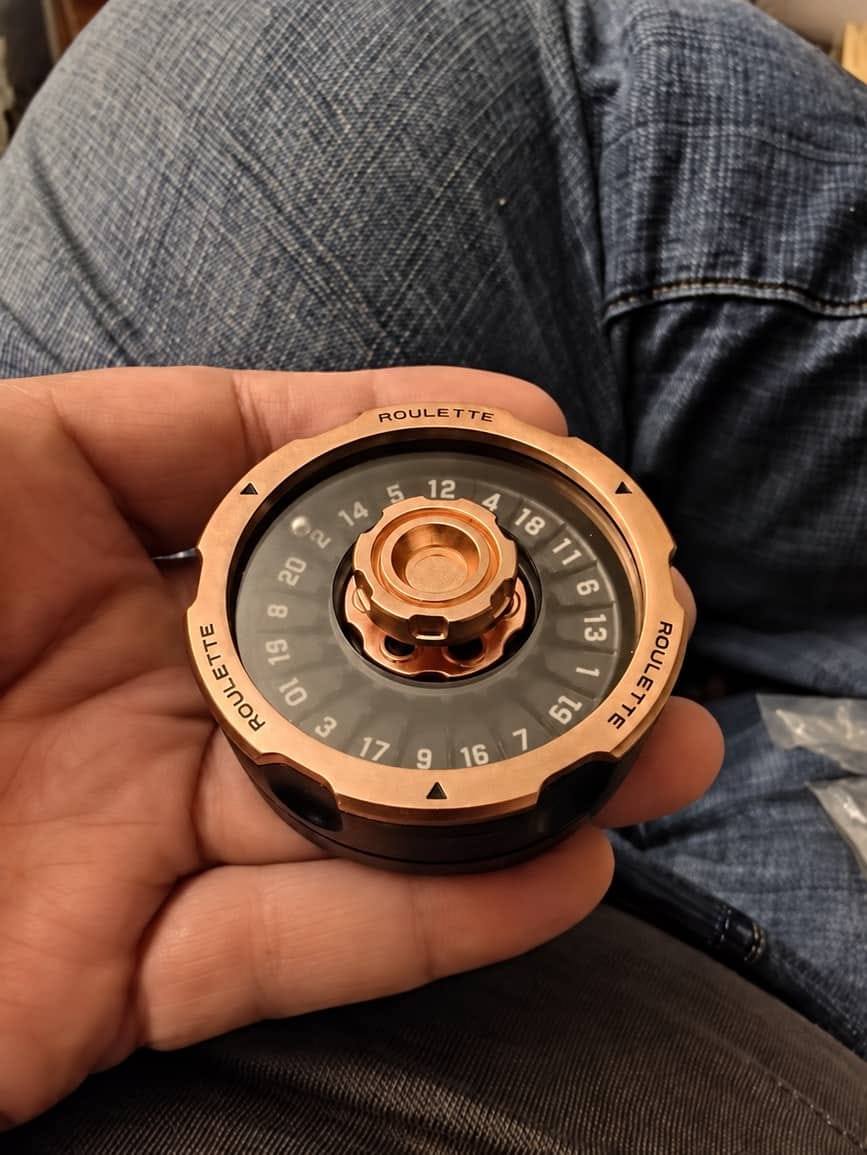 Customer photo review of Metal D20 Decision Spinner