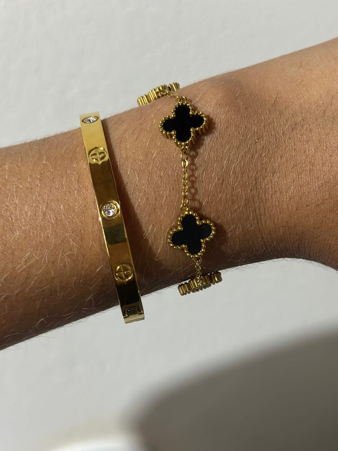 Customer photo review of Bracelete Pedras de Glamour Banhado em Ouro 18k