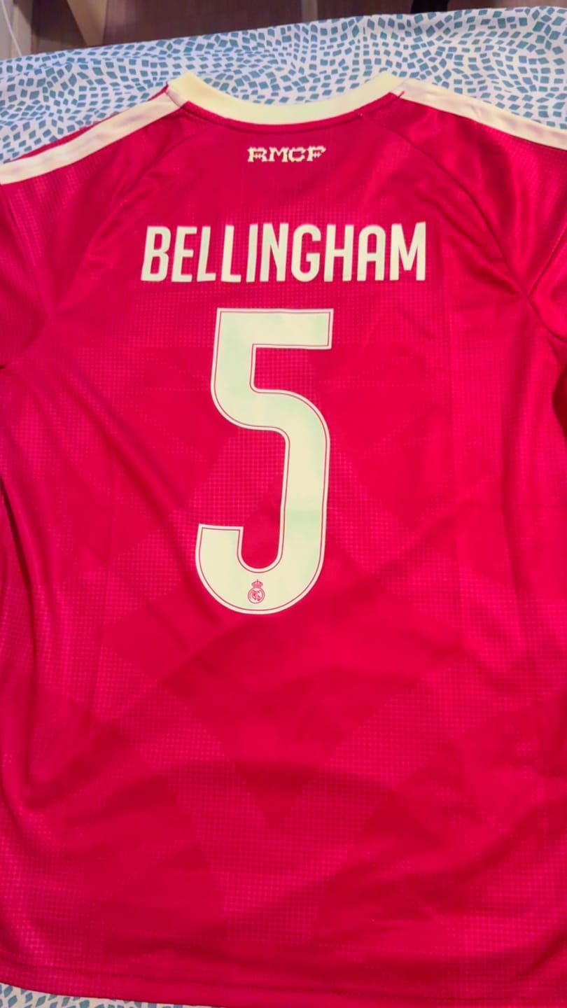 Customer photo review of Maillot Real Madrid Third 26/27