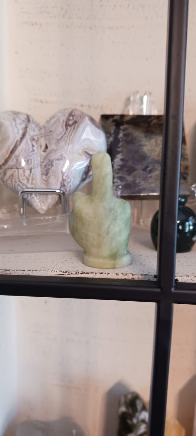 Customer photo review of Natural Crystal Carving Mixed Material Middle Finger
