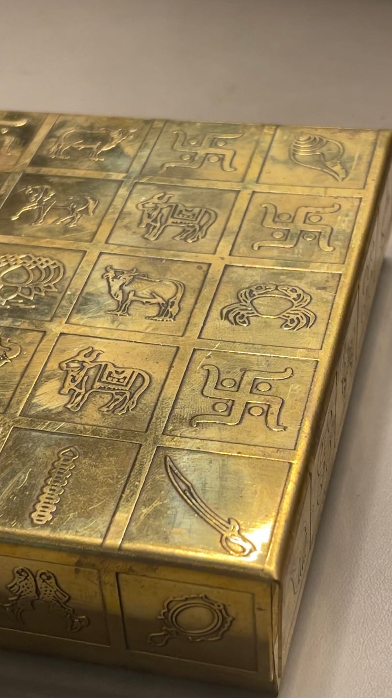 Customer photo review of Brass Manjusha Yantra Box without Partition | Vastu Remedy for Brahmasthan & Energy Balancing | 5 & 9 Inch