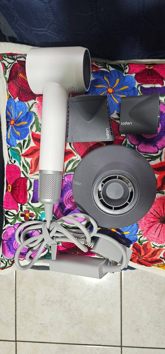 Customer photo review of Laifen Swift Special · High-speed hair dryer (3 nozzles)