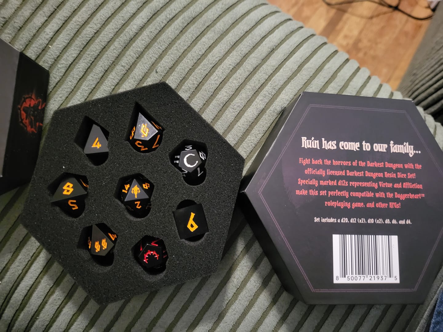 Customer photo review of PRE-ORDER || Darkest Dungeon Desperation Sharp-Edged Resin Dice Set