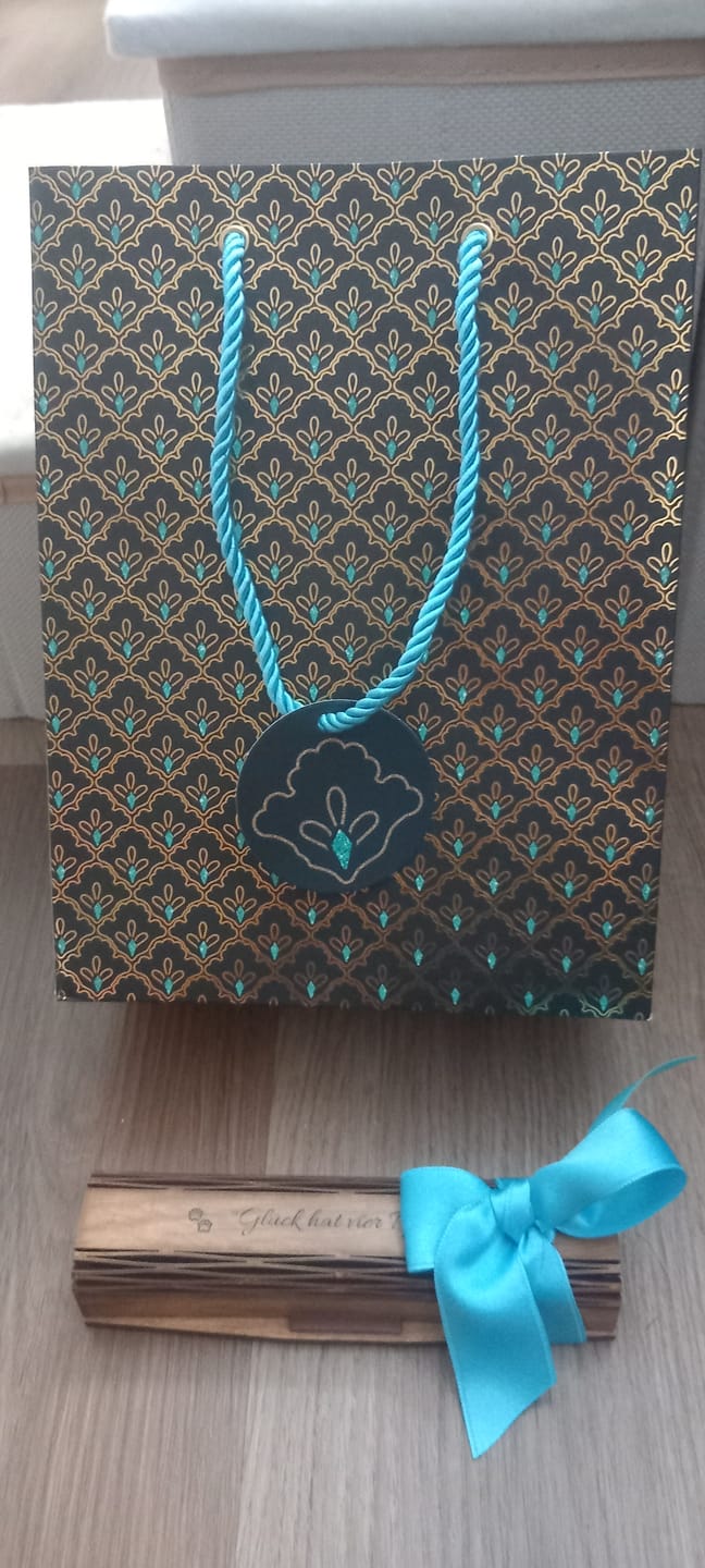 Customer photo review of Personalisierter Kugelschreiber aus Olivenholz mit Gravur & Holzschachtel | Geschenk für Männer & Frauen, Geburtstag, Abschluss