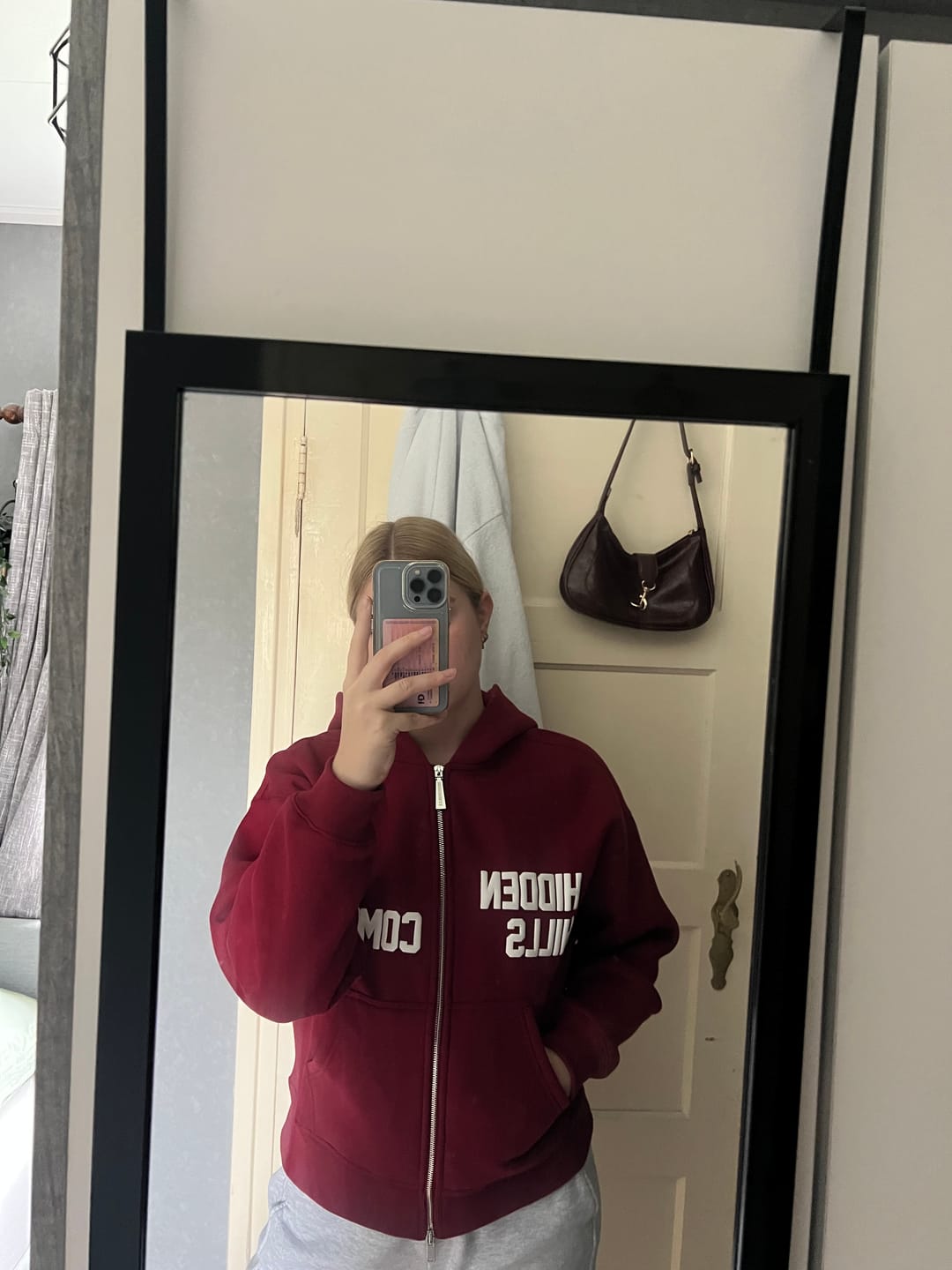 Customer photo review of GATED COMMUNITY ZIP HOODIE BURGUNDY