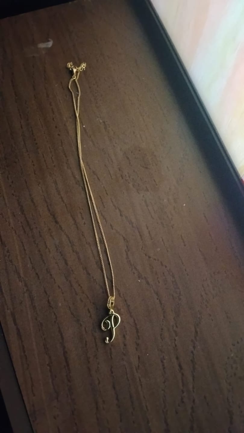 Customer photo review of Collar Inicial Cursiva