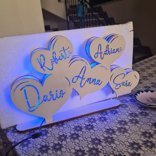 Customer photo review of Lampada Cuori Personalizzata Con Nomi Famiglia o Coppia