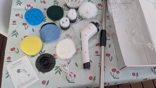 Customer photo review of Cepillo Eléctrico de Limpieza 9 en 1