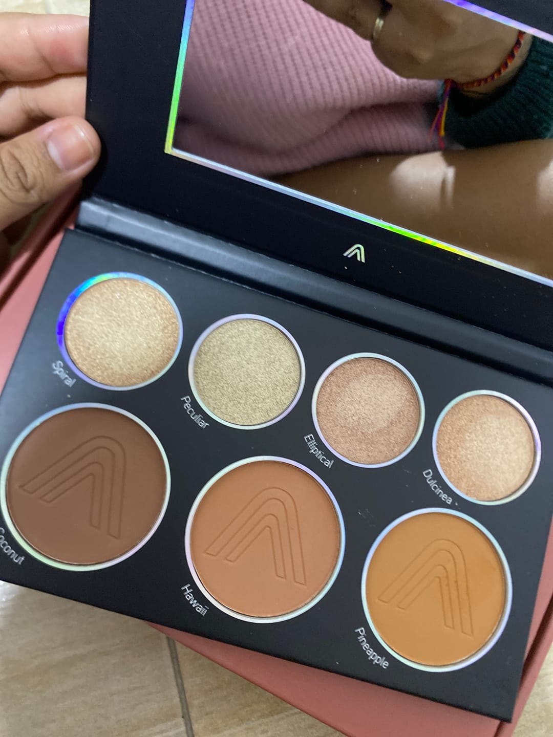 Customer photo review of PALETA DE CONTORNOS E ILUMINADOR GLAMBLACK