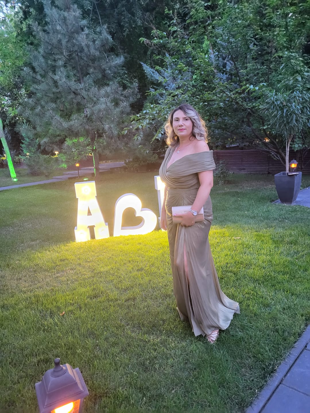 Customer photo review of Rochie Amivia Olive Green