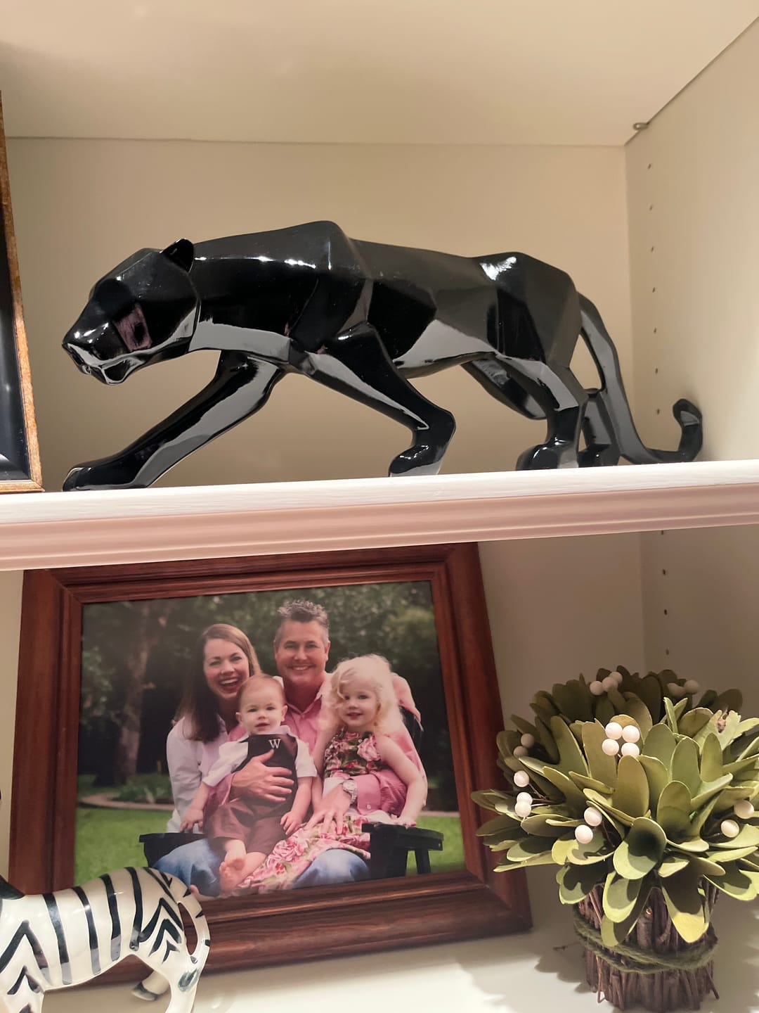 Customer photo review of Modern Abstract Leopard Statues - Resin Leopard Animal Sculptures Home Decor