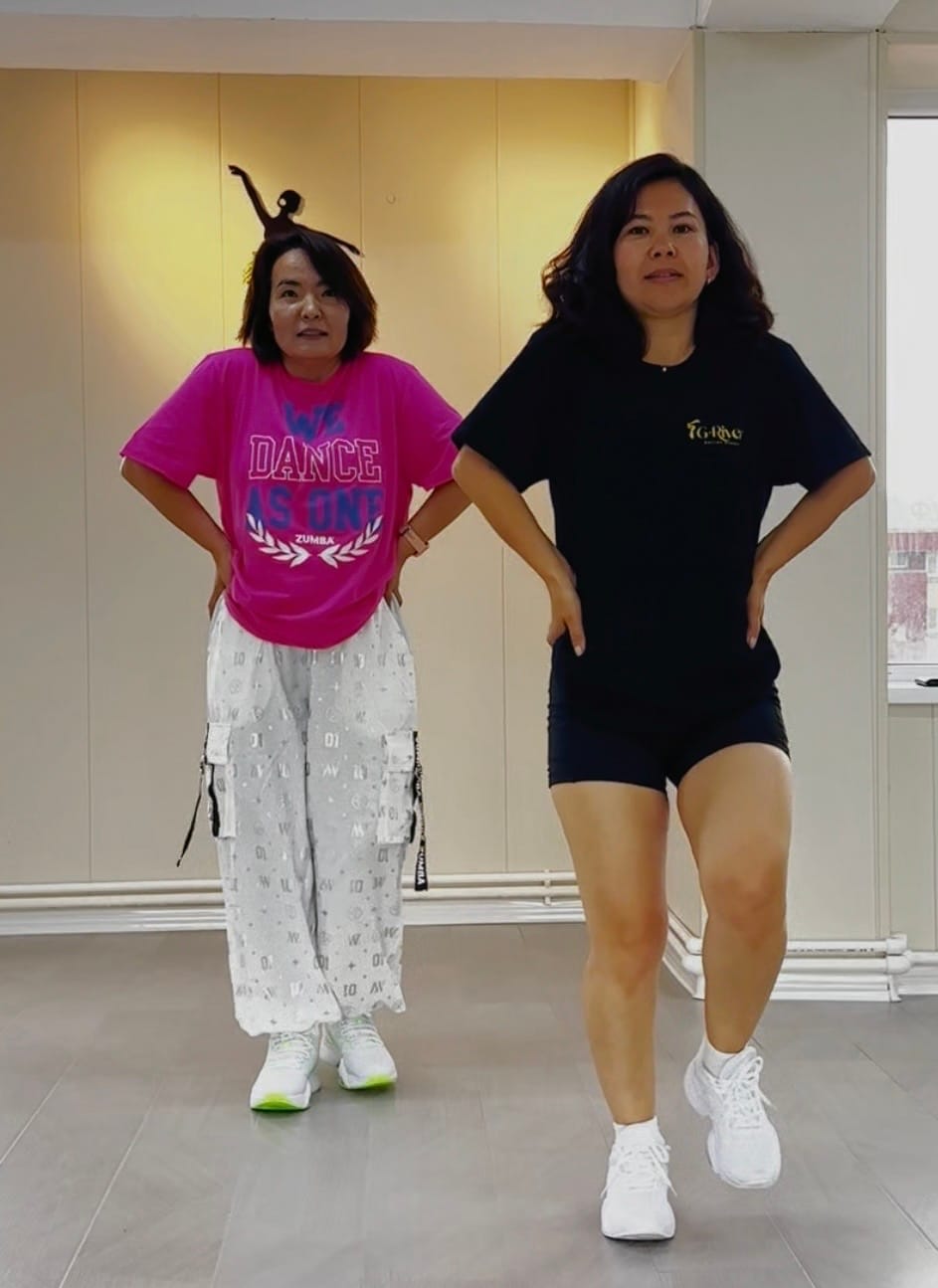 Customer photo review of Zumba Air Stomp Remix II - White