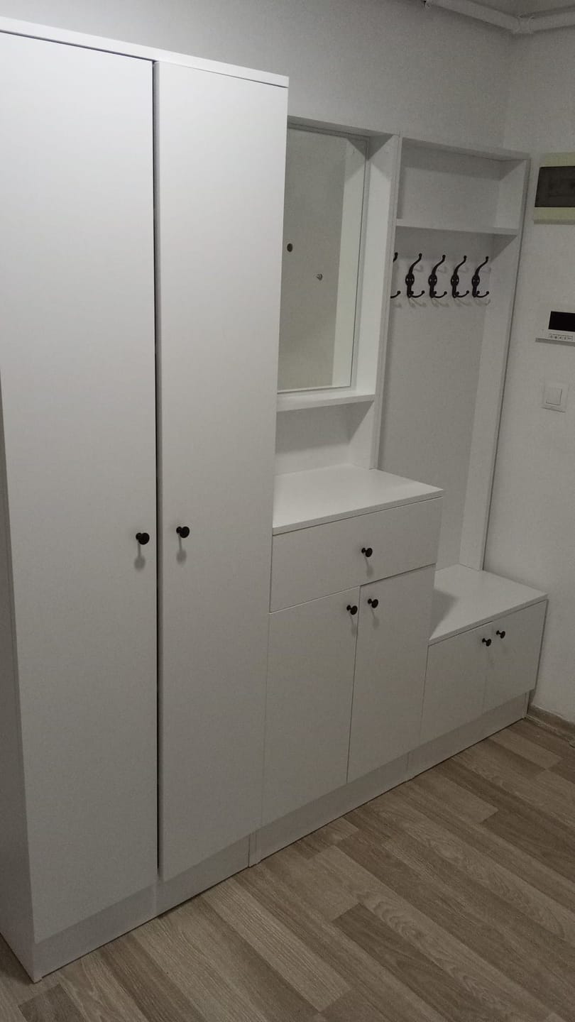 Customer photo review of Rani P6 Modern Çekmeceli Aynalı Raflı Portmanto Ayakkabılık Vestiyer Beyaz M2
