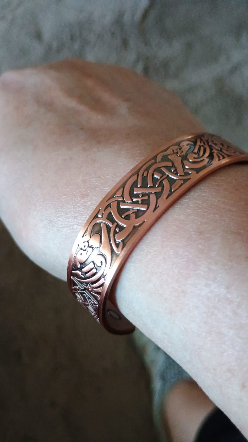 Customer photo review of Tibetischer Glücks Armreif aus Kupfer