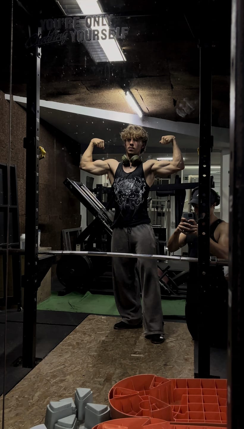 Customer photo review of Wither Skeleton Bodybuilding Stringer [VOID BLACK]