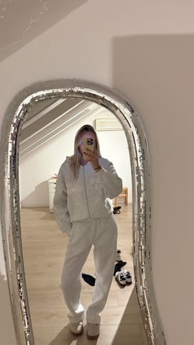 Customer photo review of GATED COMMUNITY STRAIGHT LEG SWEATPANTS LIGHT GREY
