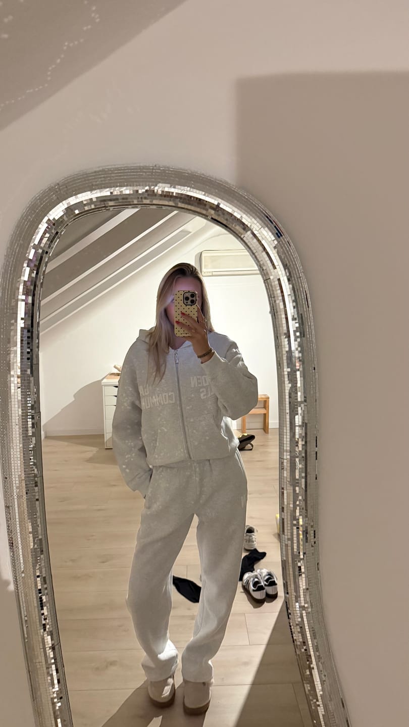 Customer photo review of GATED COMMUNITY STRAIGHT LEG SWEATPANTS LIGHT GREY