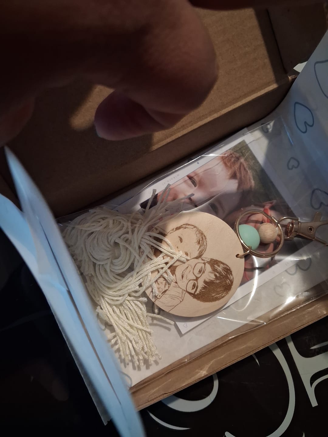 Customer photo review of Llavero Personalizado de Madera Madrid