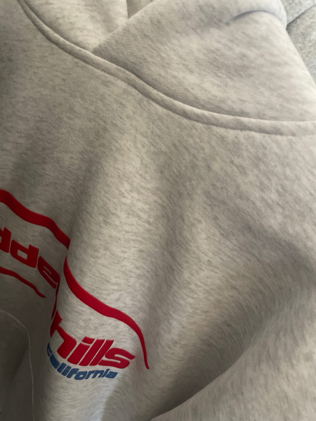 Customer photo review of SPORTY HOODIE LIGHT GREY/RED