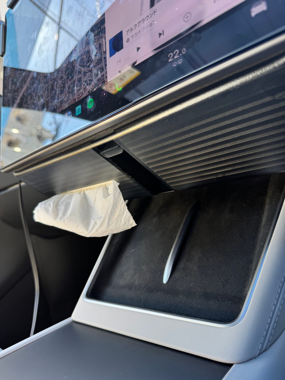 Customer photo review of Hidden Magnetic Under Screen Storage Box for Model 3/Y