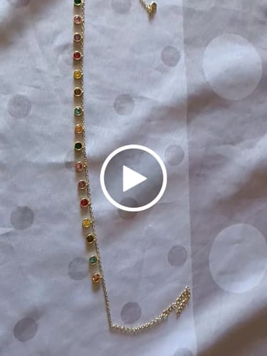 Recensione con video di un cliente su Collana con  ciondoli pendenti colorati