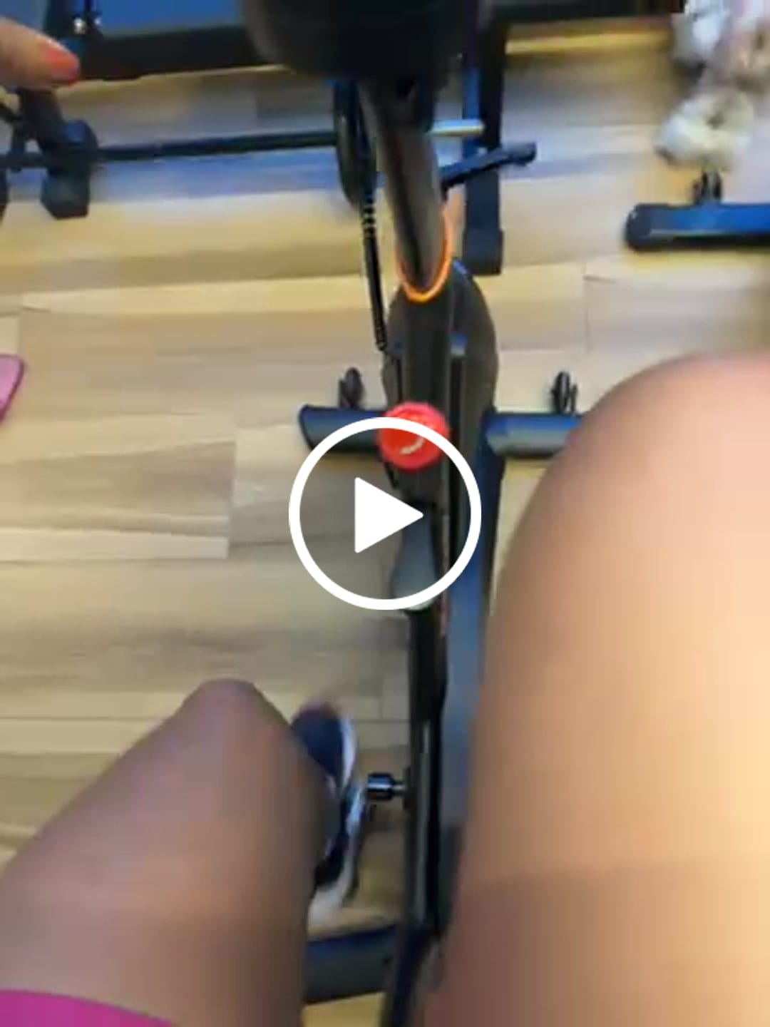Customer video review of Bicicleta Ergométrica Smart Magnetic 13K | Disco 13KG | Resistência Magnética potente | Banco Ultra Soft