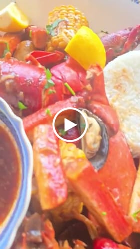 Videorecensie van een klant over Cajun Seafood Boil Bomb