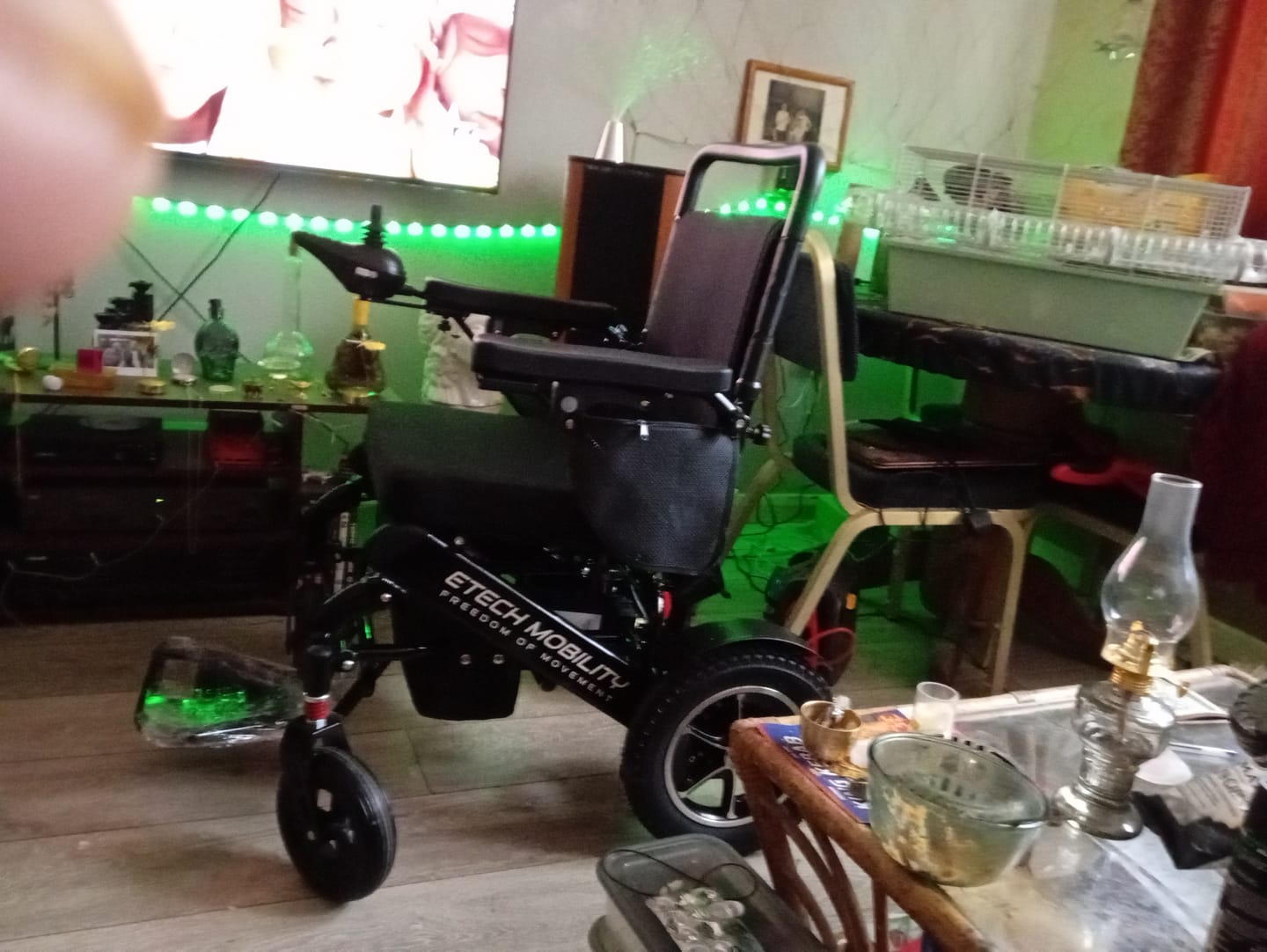 Customer photo review of Horizon 7 – Multi-Terrain Folding Electric Wheelchair with Expandable Twin-Battery Range