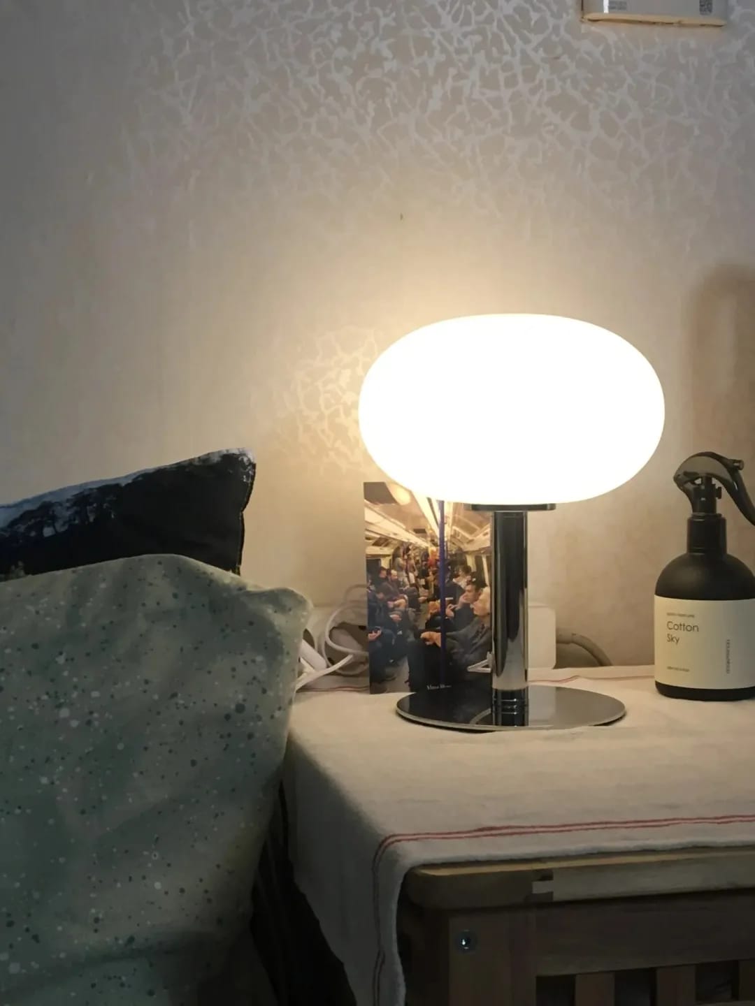 Customer photo review of Pink Glass Table Lamp for Bedside, Iron Base, 22 × 29 cm
