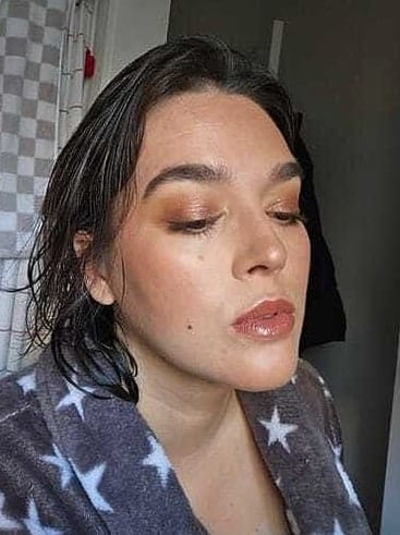 Customer photo review of Instantly Flawless Foundation Buildable Coverage + Illuminator
