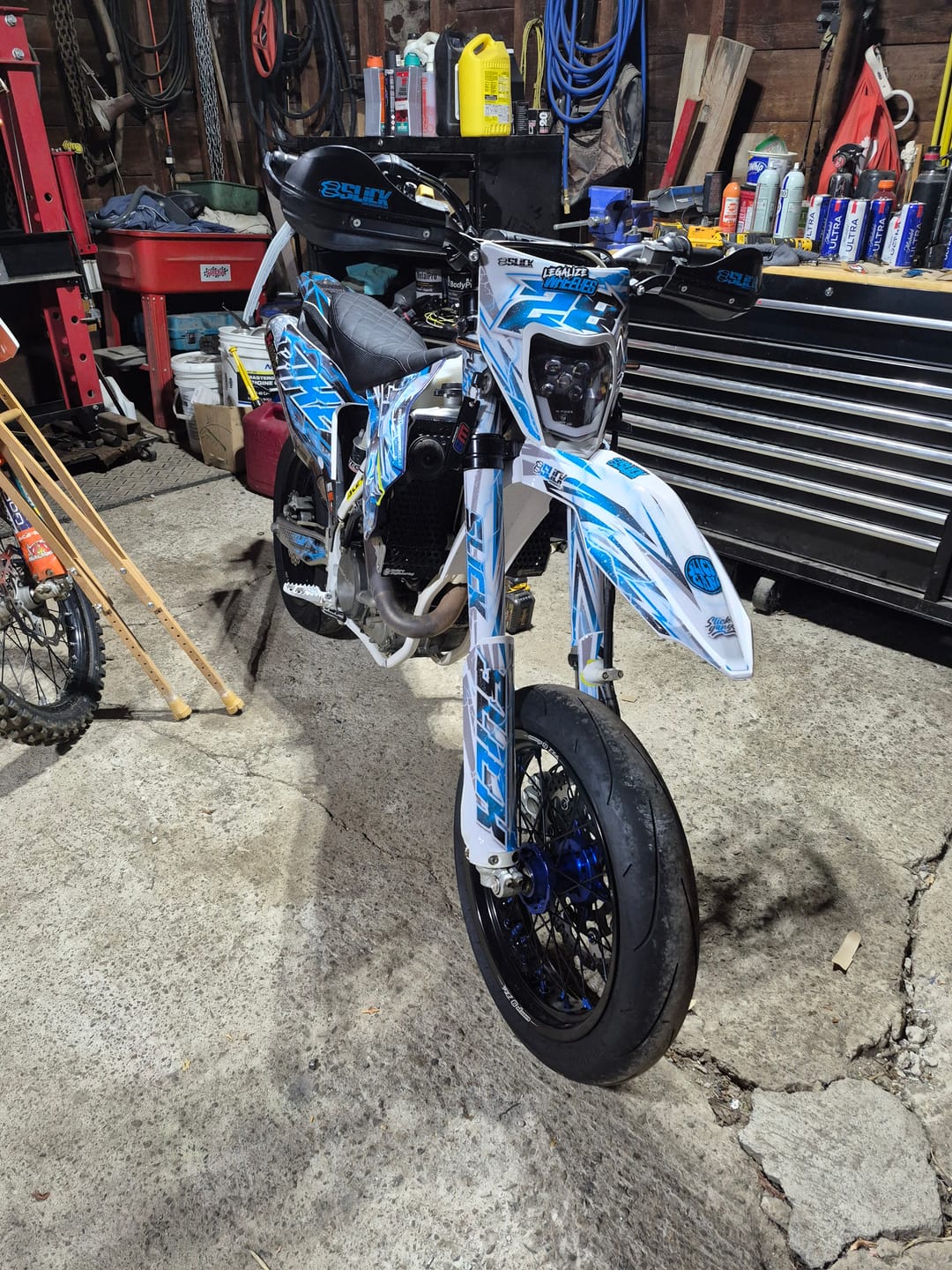 Customer photo review of Matching Fork Graphics?