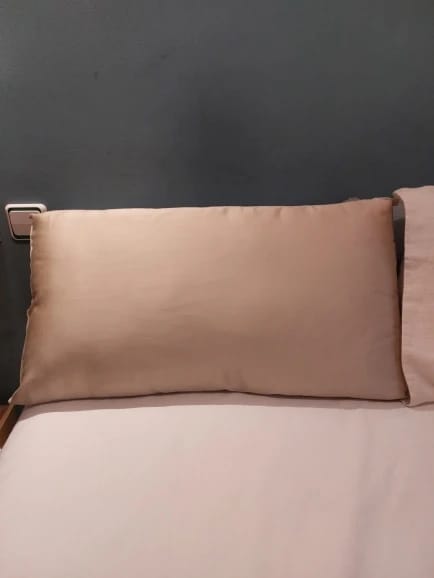 Customer photo review of Funda de Almohada de Seda