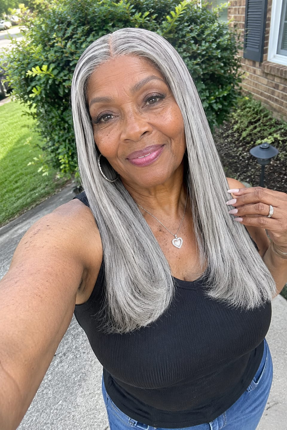 Customer photo review of Luvwin Salt & Pepper Gray Beginner Friendly Glueless Straight Wig 100% Human Hair
