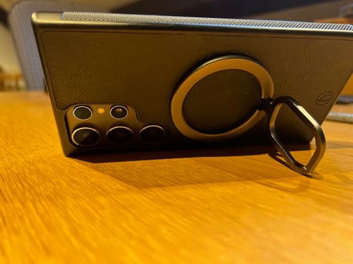 Customer photo review of KRIP 2.0 - MagSafe sormipidike / teline