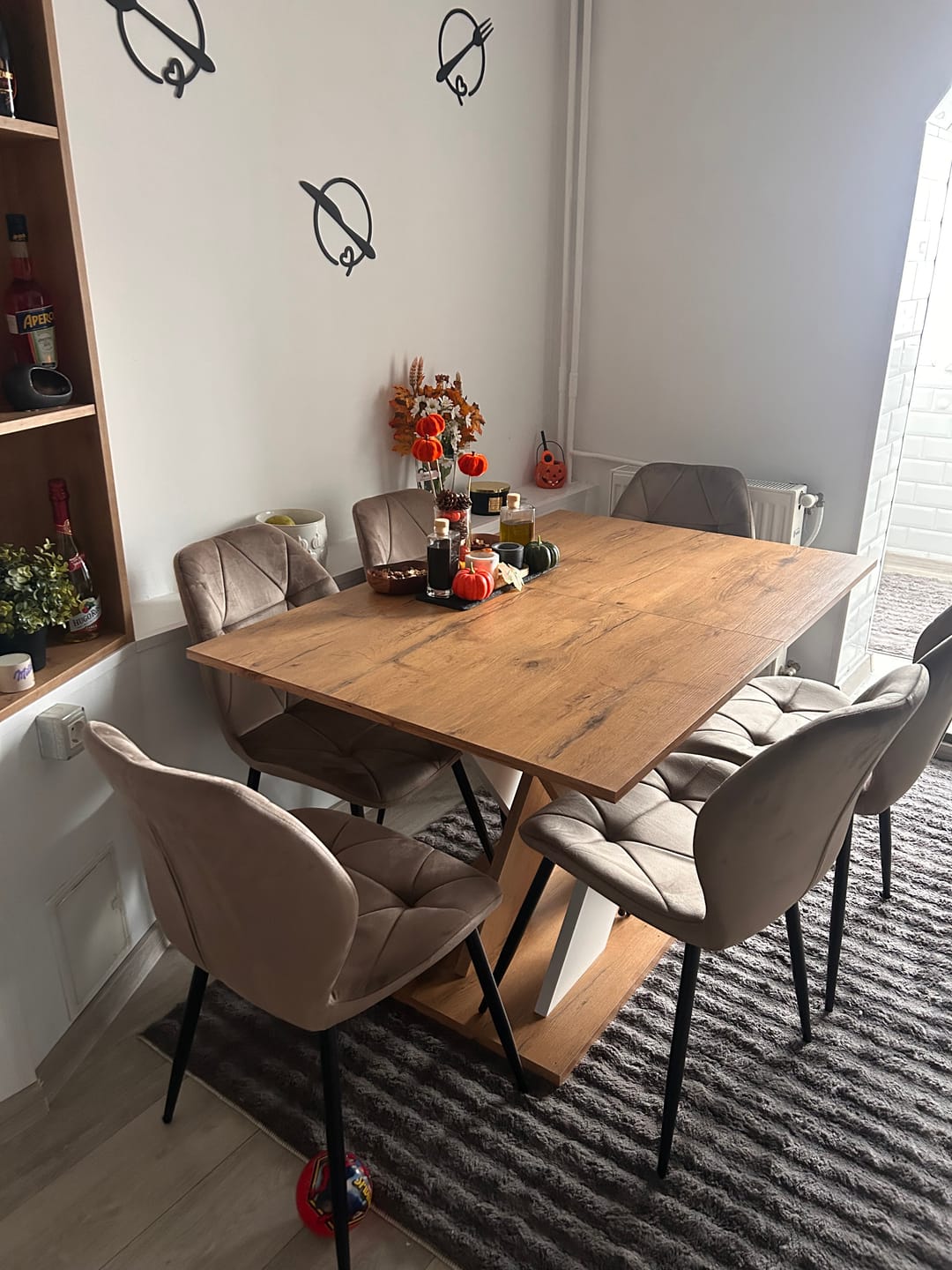 Customer photo review of Masa extensibila XARELTO, stejar/negru, PAL furniruit, 130/175x85x76 cm