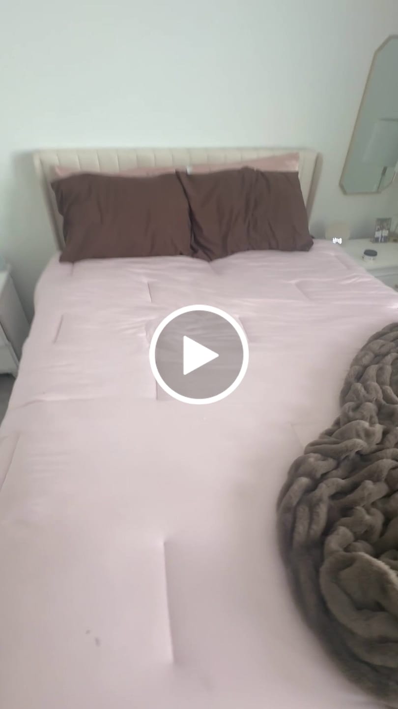 Customer video review of MarshMellow Comforter