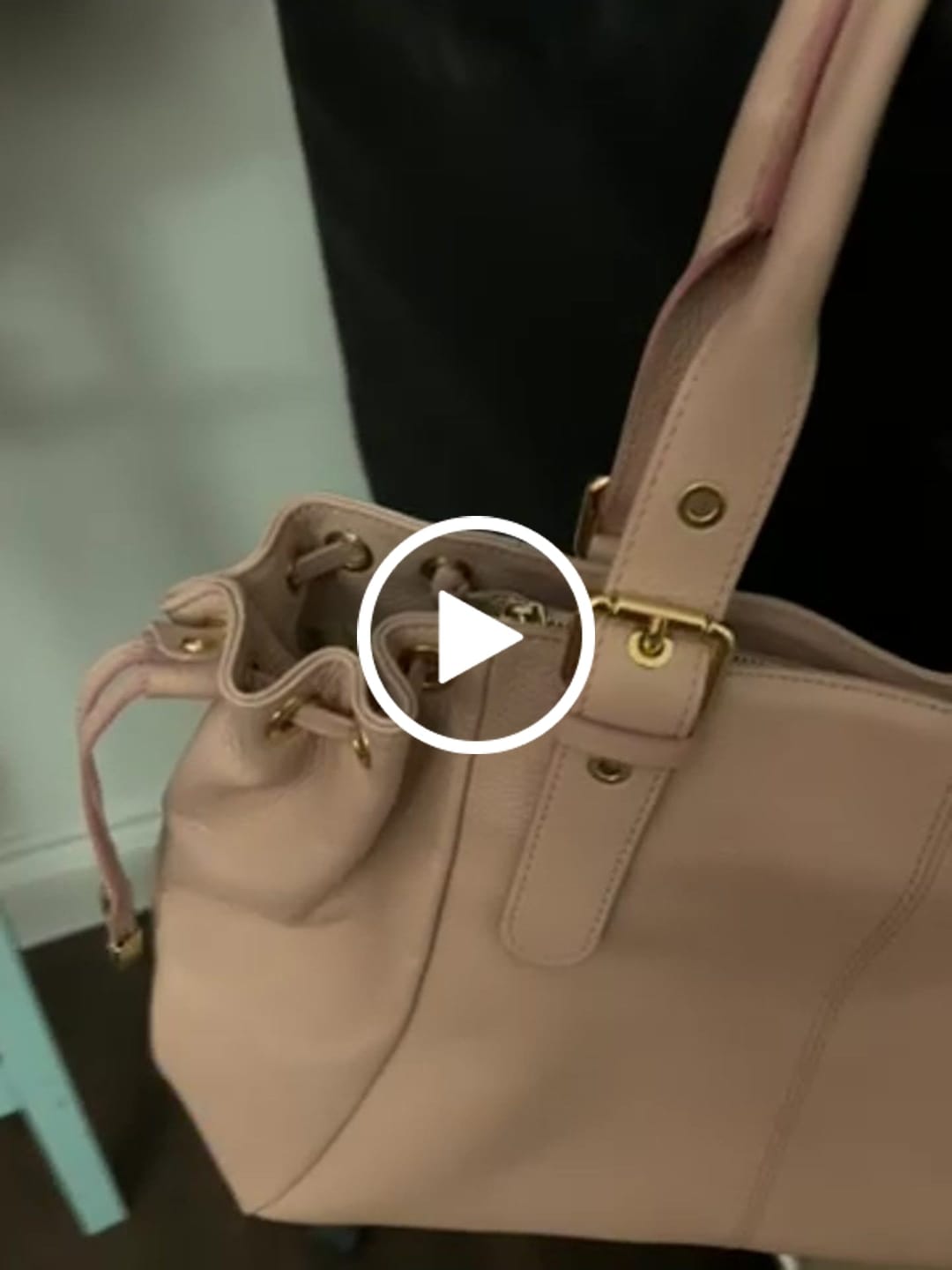 Customer video review of Muse bag vanilla pink