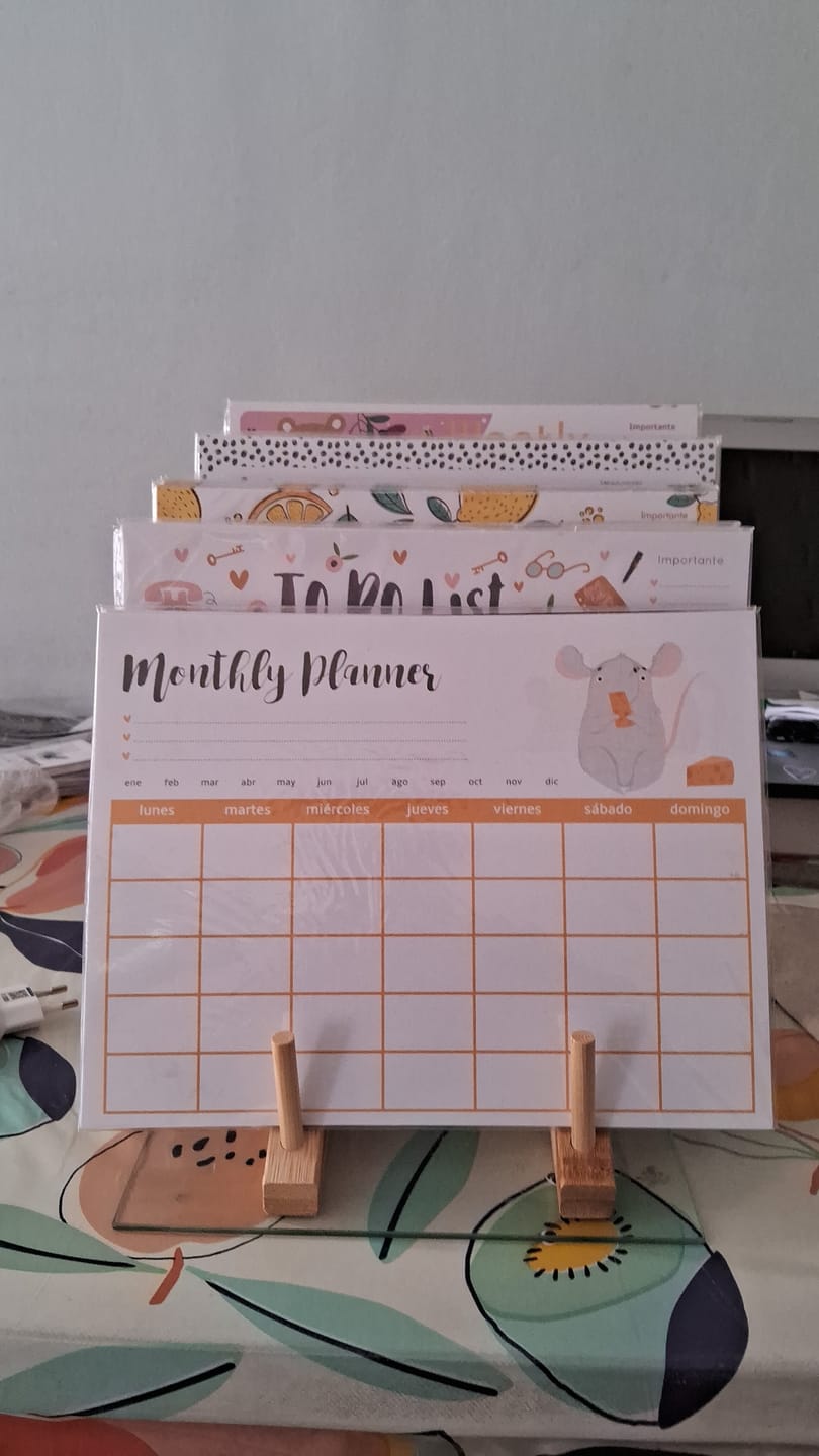 Customer photo review of Soporte Inclinado Para Platos Y Tapas De Madera Organizador De Cocina 1255