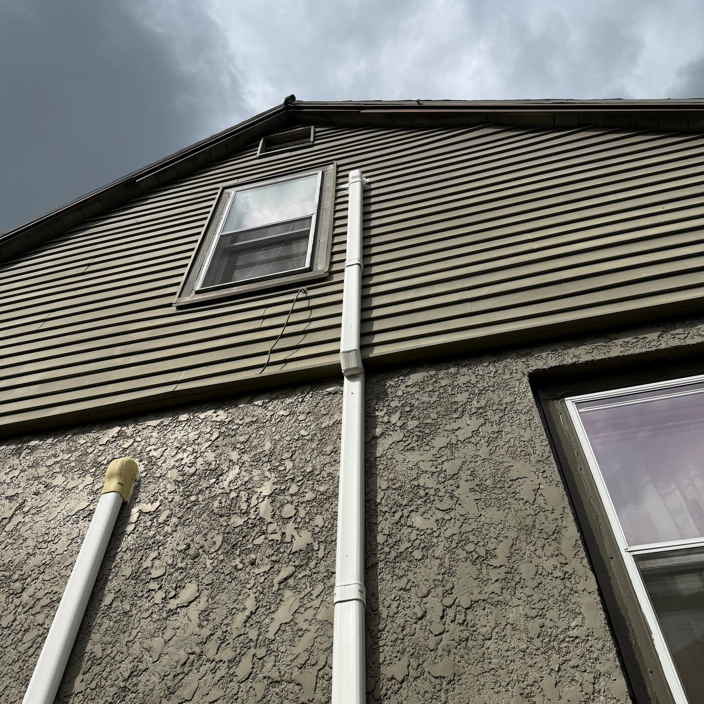 Customer photo review of DELLA Mini Split Line Set Cover with Flexible Duct